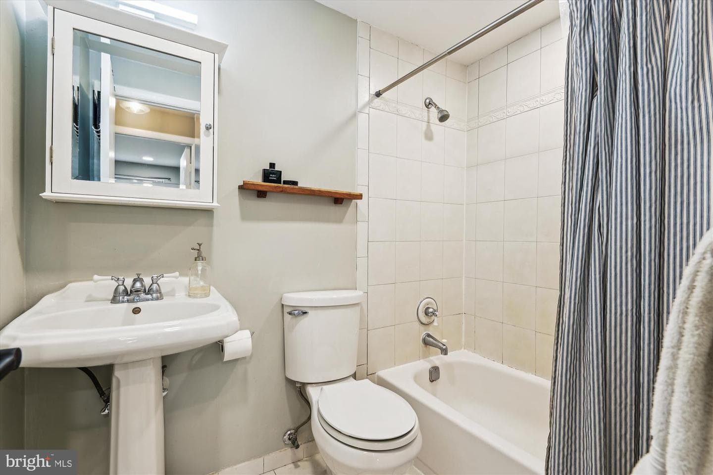 1784 Sharwood Place photo 23