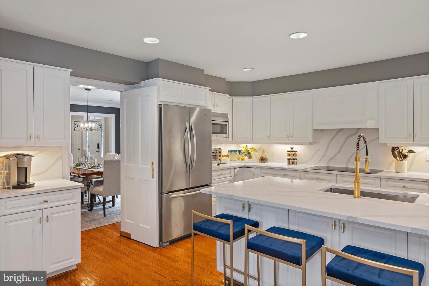 812 Coachway photo 23