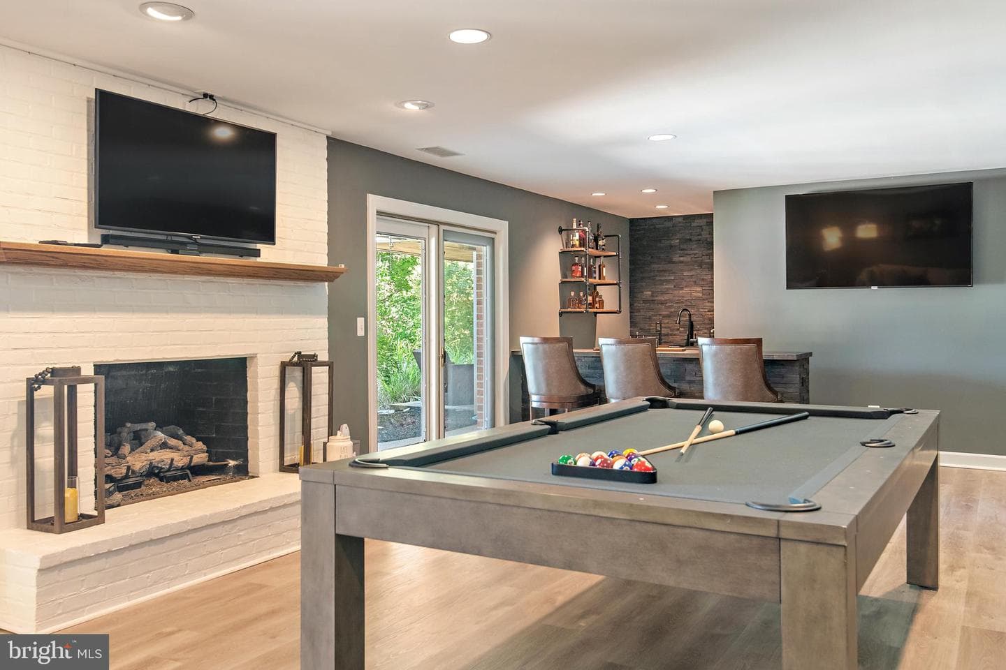 812 Coachway photo 47