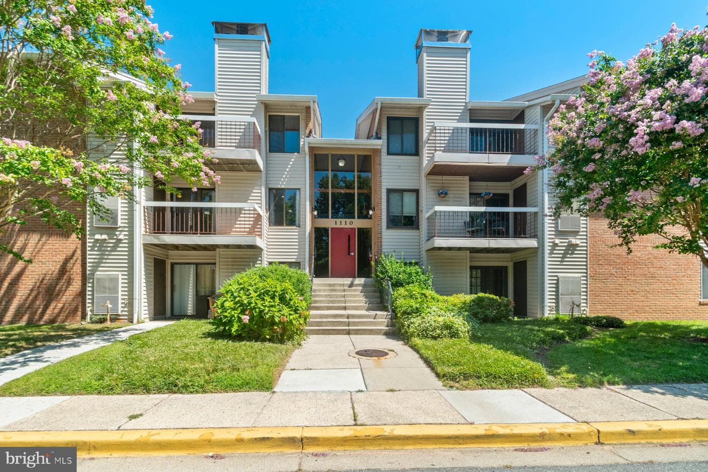 1110 Castle Harbour Way #2a