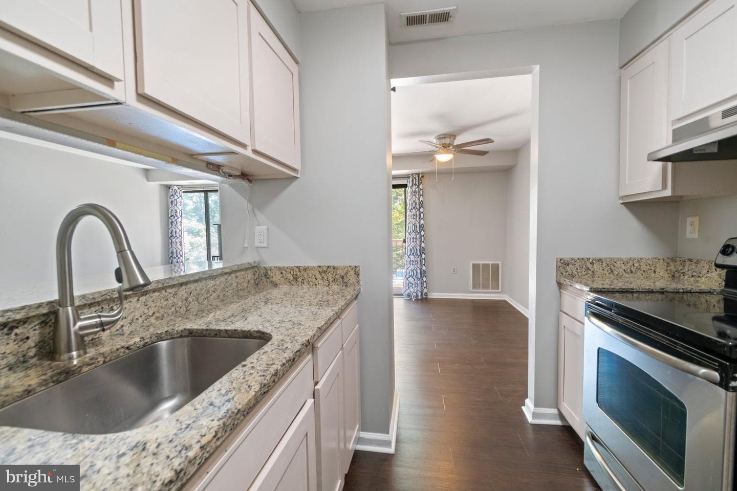 1110 Castle Harbour Way #2a photo 11