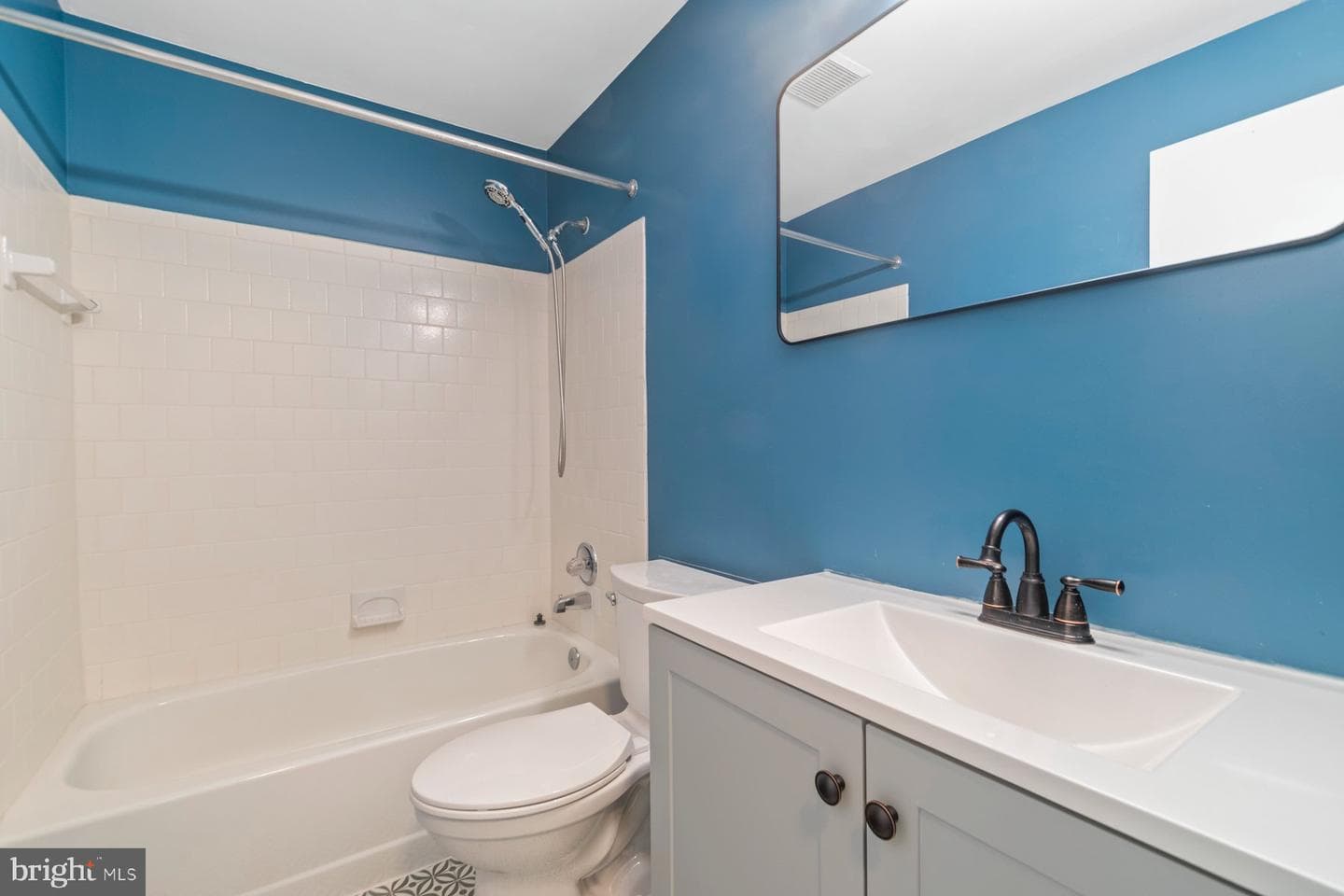 1110 Castle Harbour Way #2a photo 12