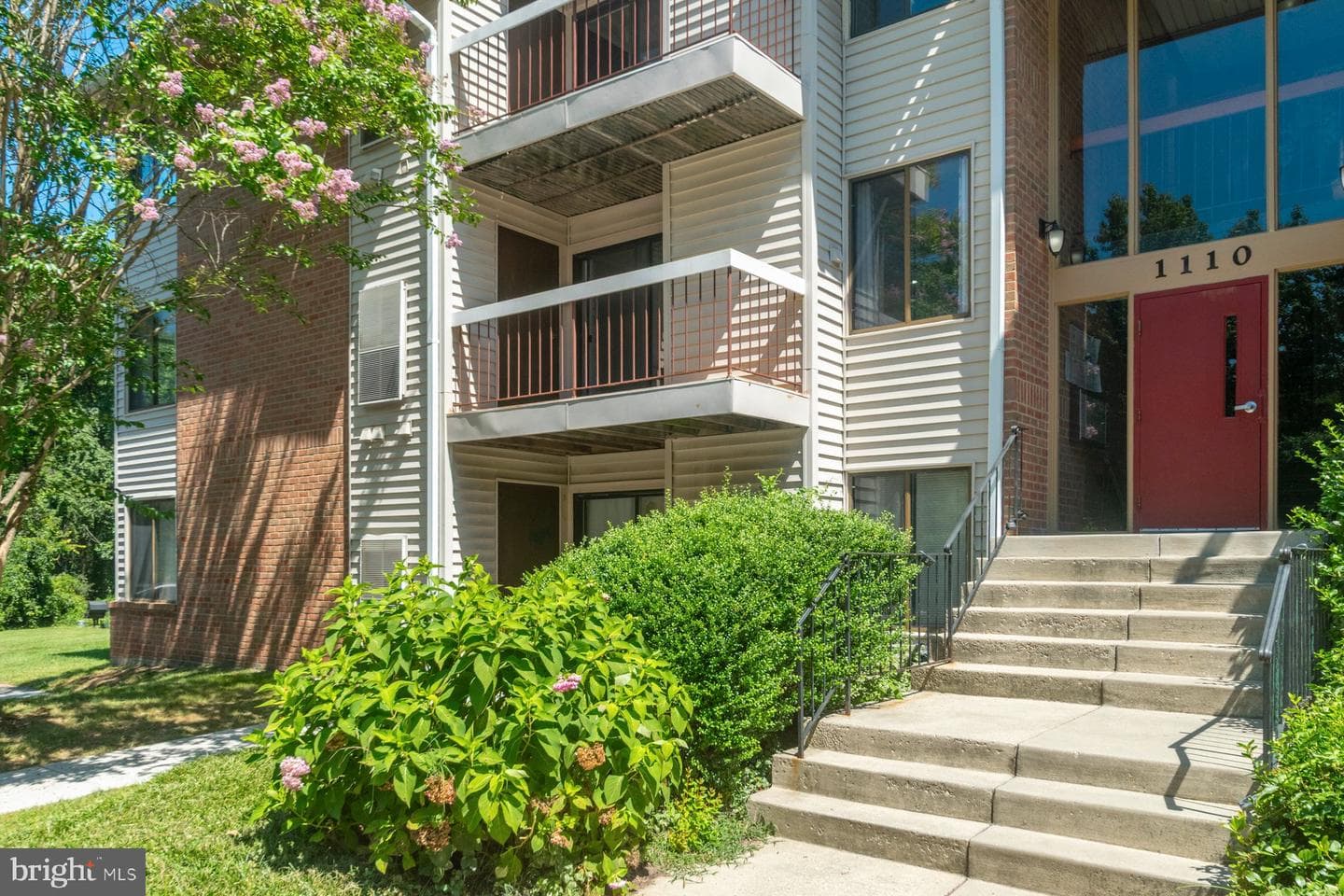1110 Castle Harbour Way #2a photo 2