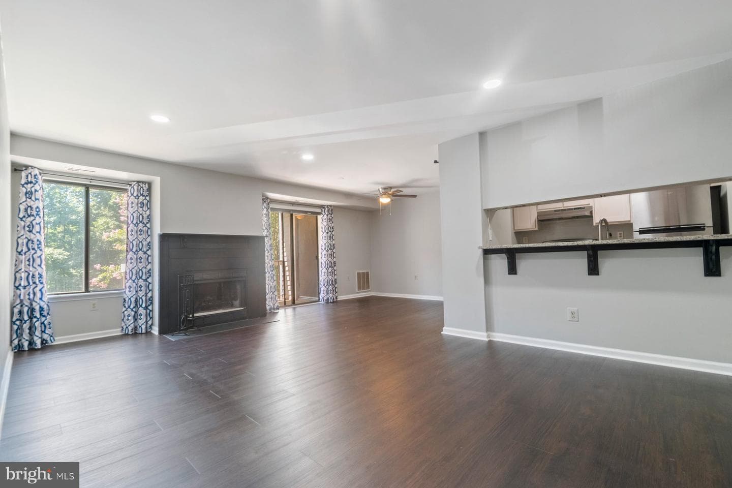1110 Castle Harbour Way #2a photo 5