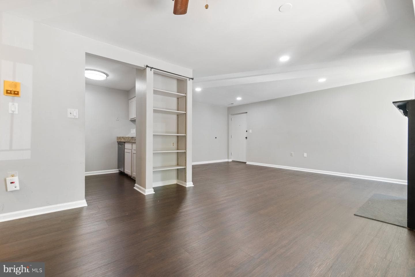 1110 Castle Harbour Way #2a photo 7