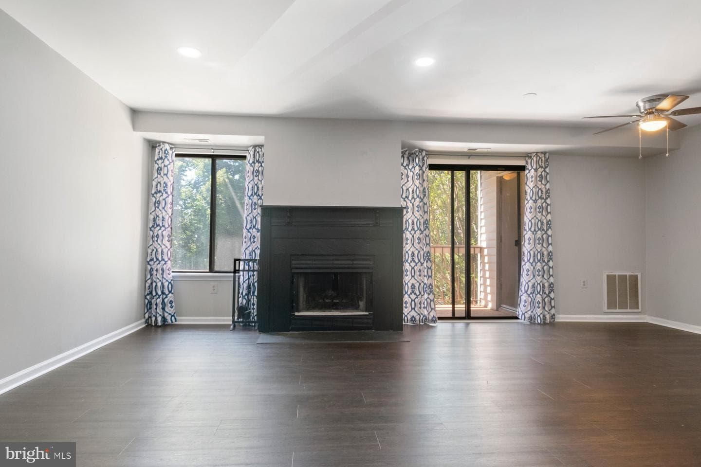 1110 Castle Harbour Way #2a photo 8