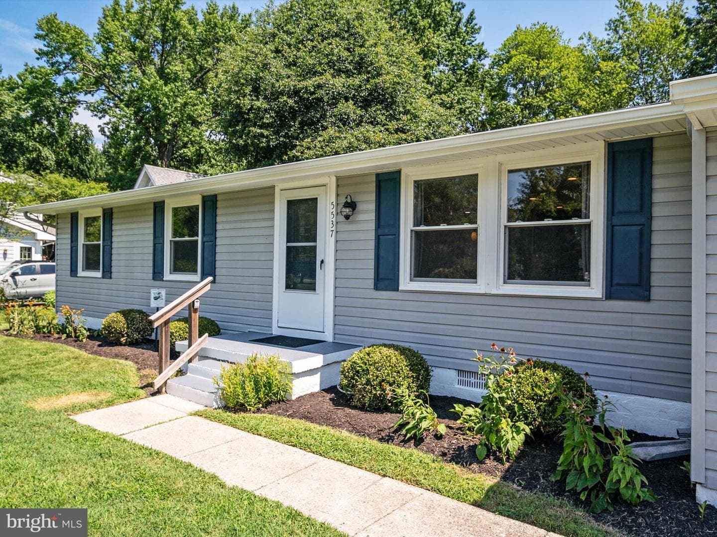 5537 Franklin Boulevard photo 20