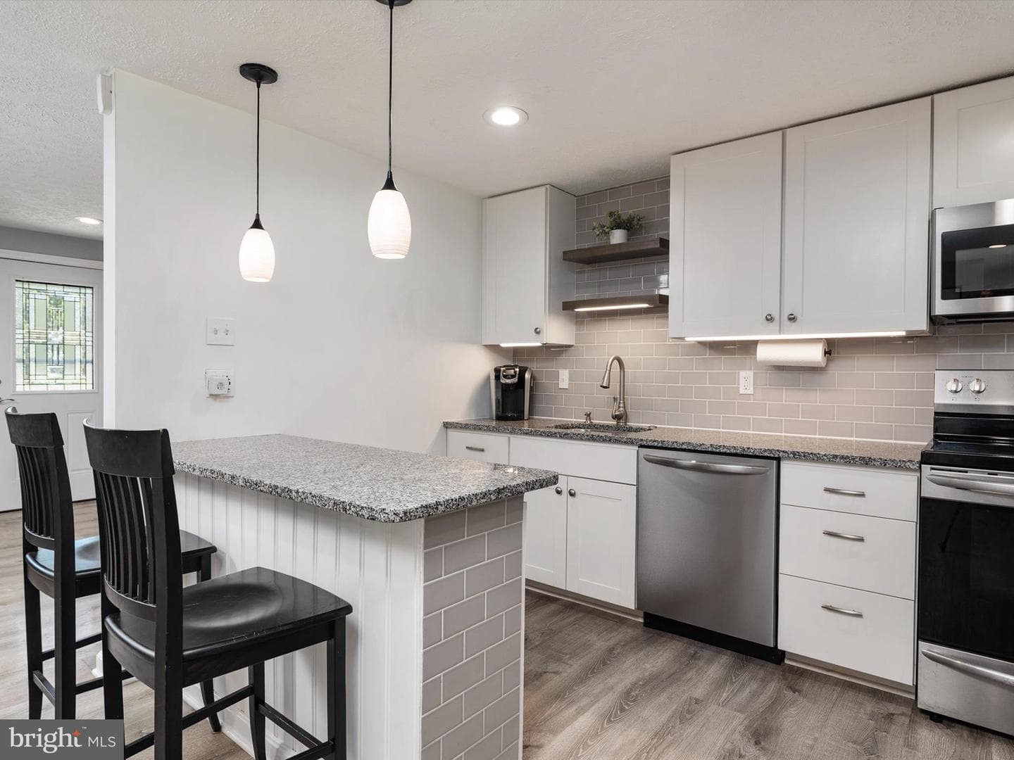 5537 Franklin Boulevard photo 3