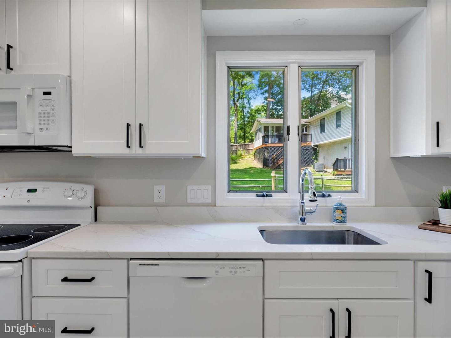 1004 Westway photo 10