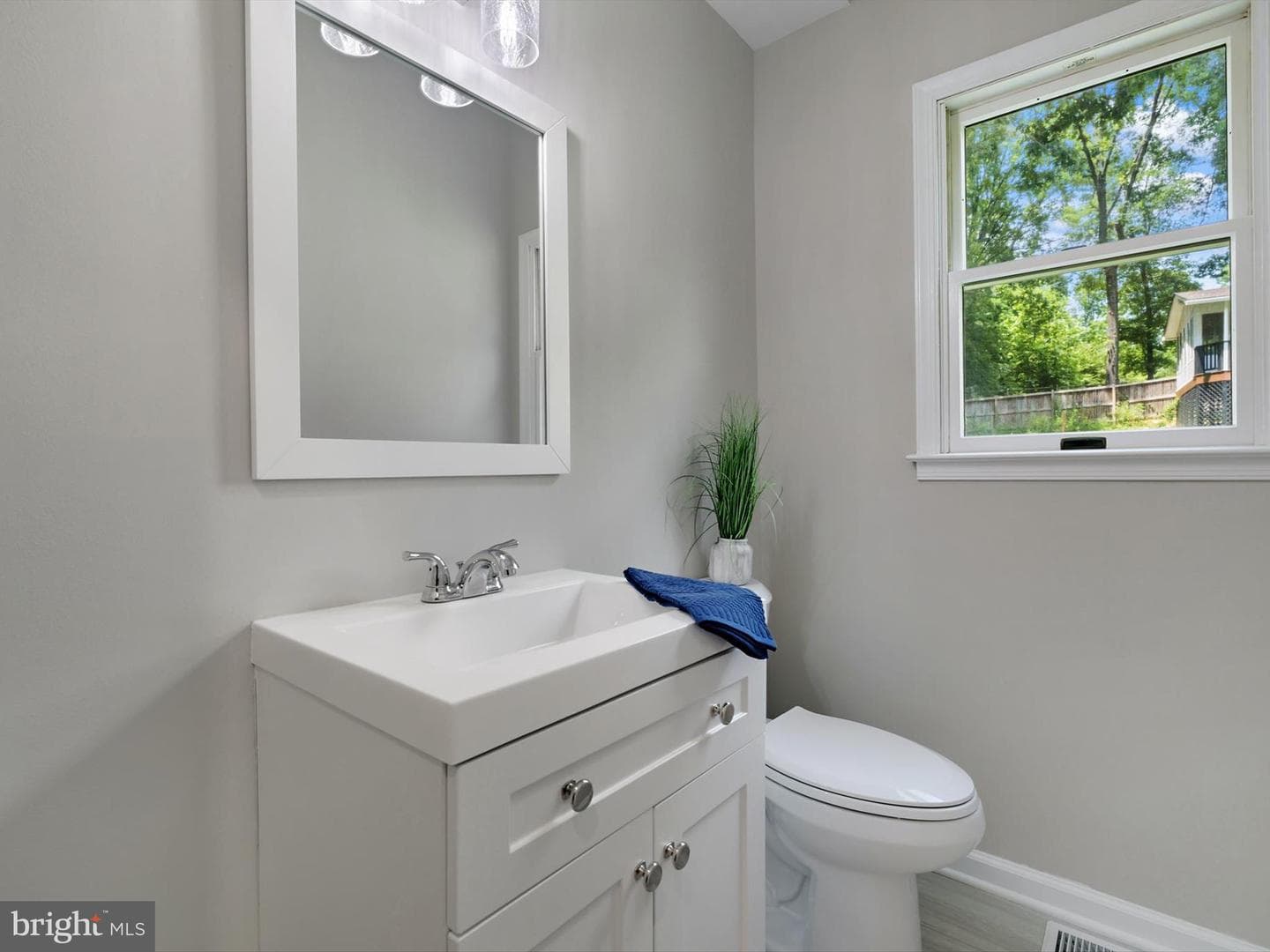 1004 Westway photo 14