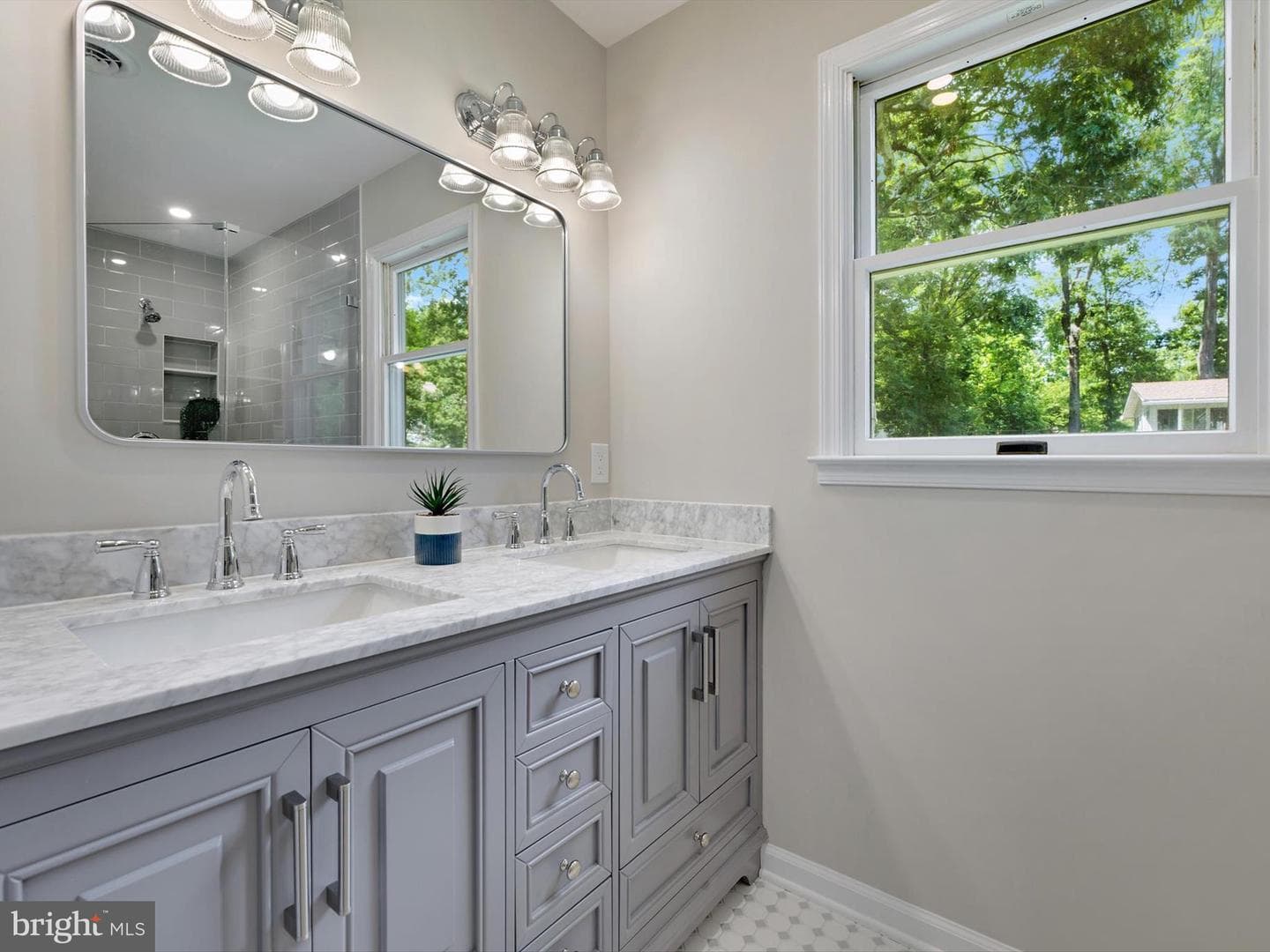 1004 Westway photo 17