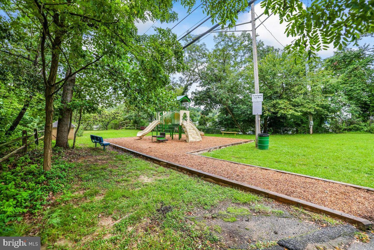 1004 Westway photo 68