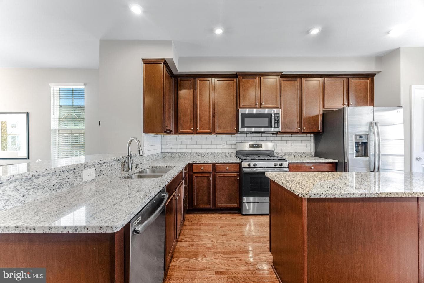 549 Willow Bend Drive photo 3