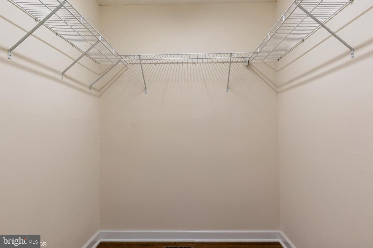 7940 Elizabeth Road photo 10