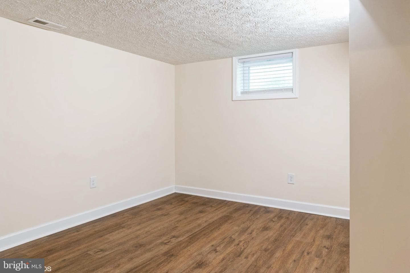 7940 Elizabeth Road photo 16