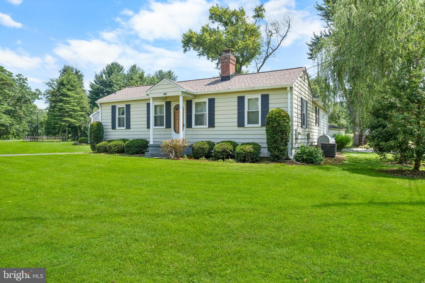515 Old Oak Road photo 2