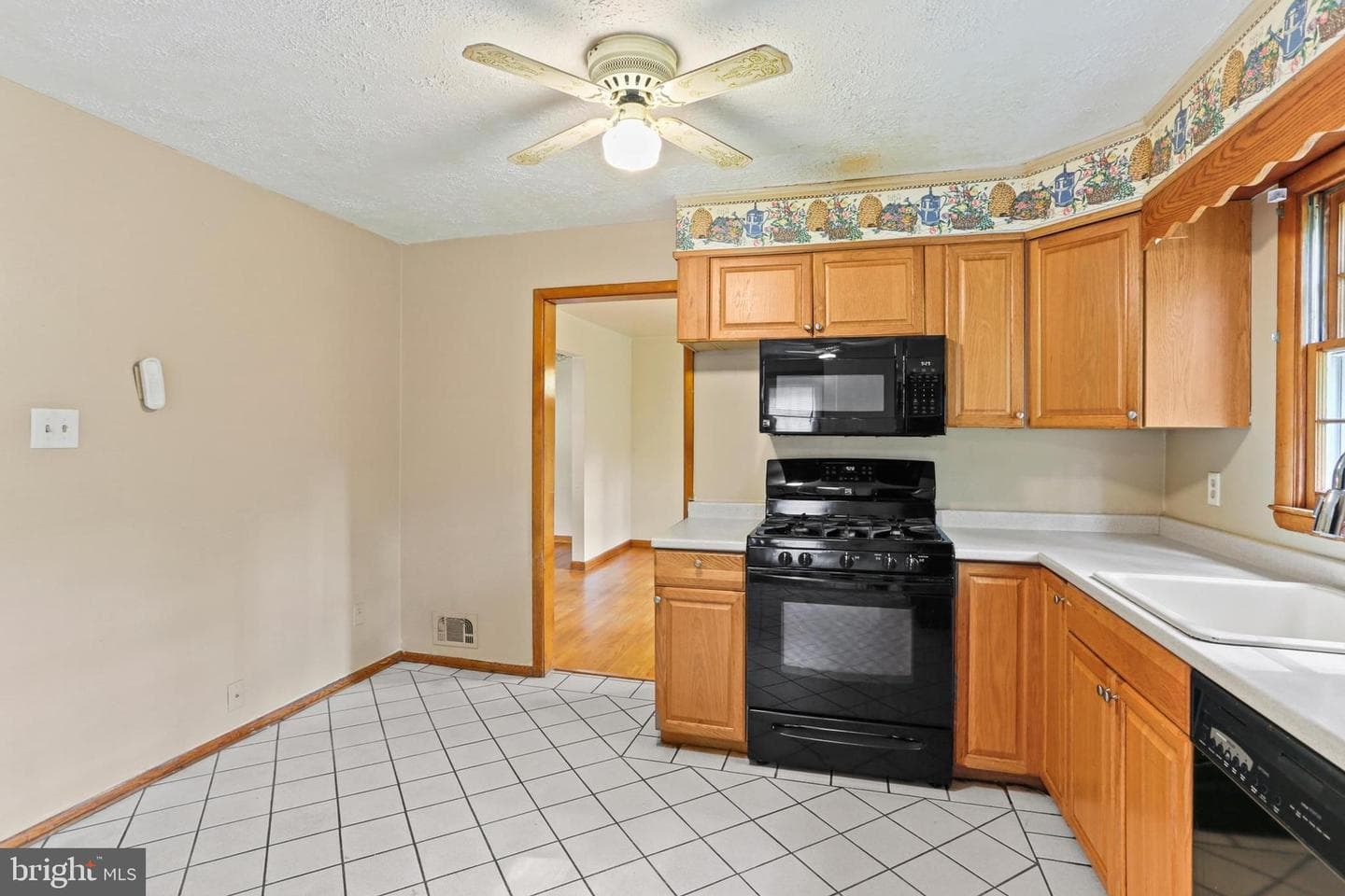 406 Norman Avenue photo 7