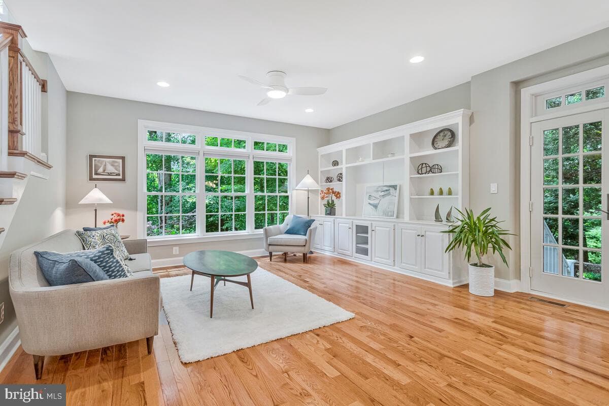 706 Riverview Terrace photo 8