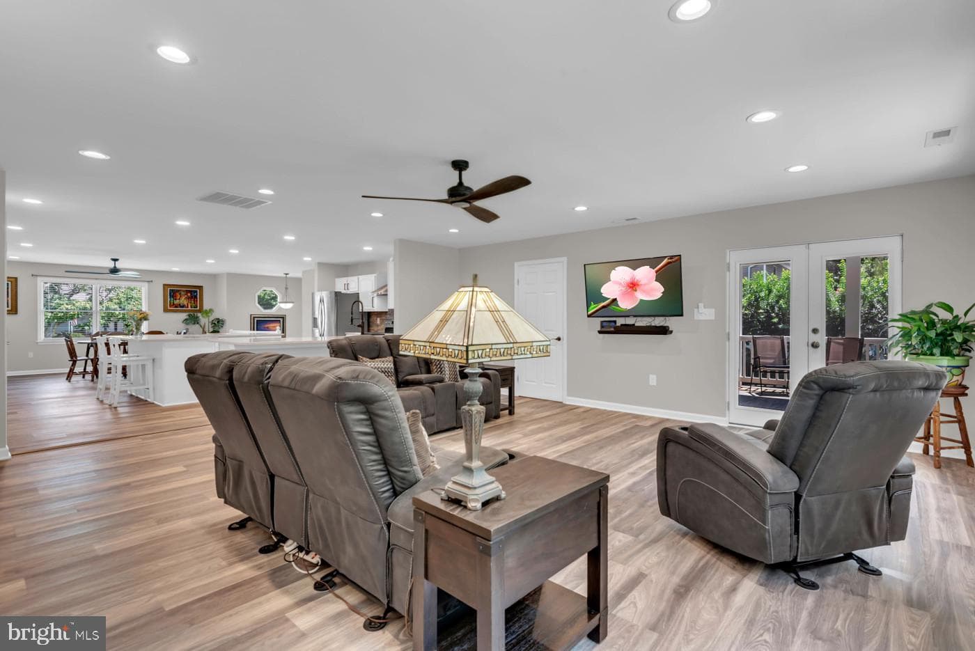1521 Warfield Road photo 4