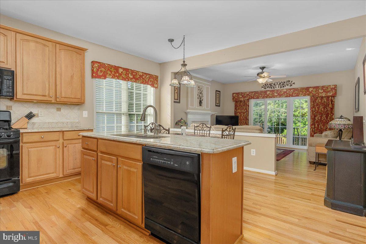 1253 Destiny Circle photo 11