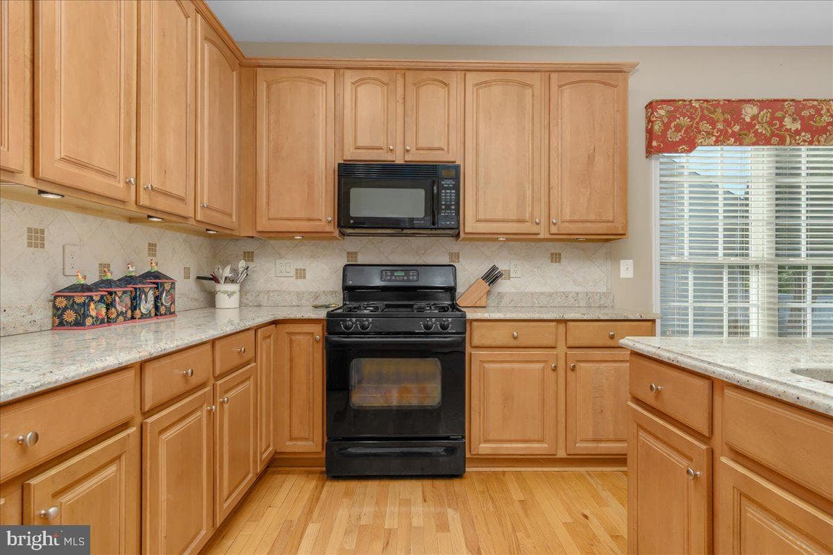 1253 Destiny Circle photo 12