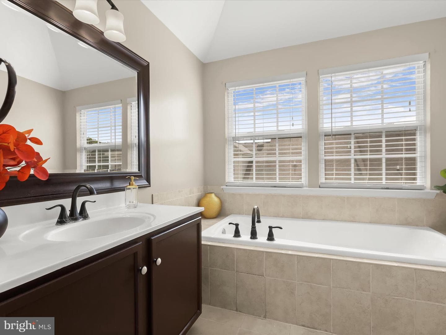 6611 Fable Court photo 23