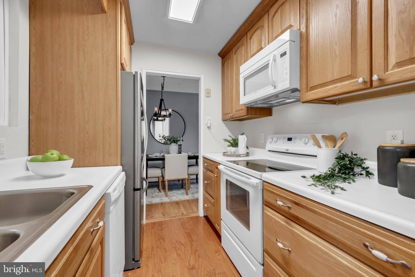 613 Binsted Road photo 15