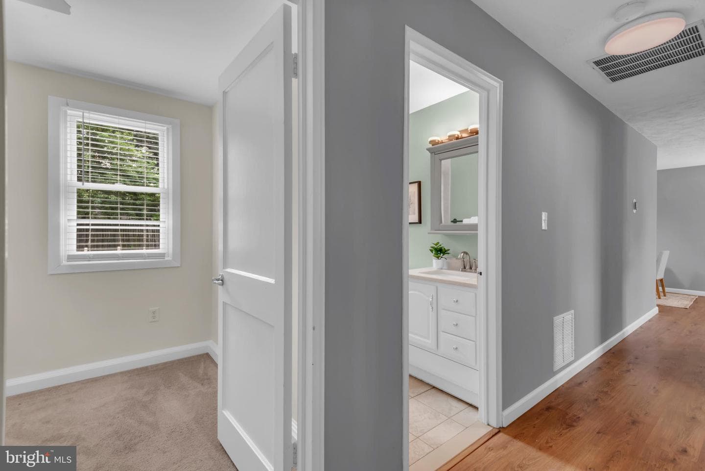 613 Binsted Road photo 20