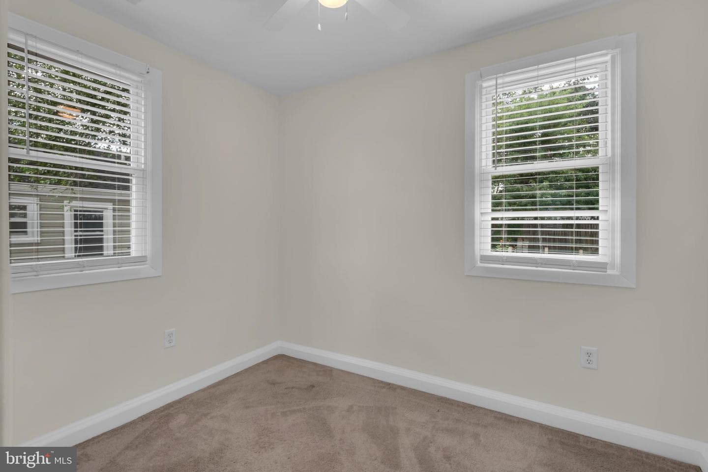 613 Binsted Road photo 21