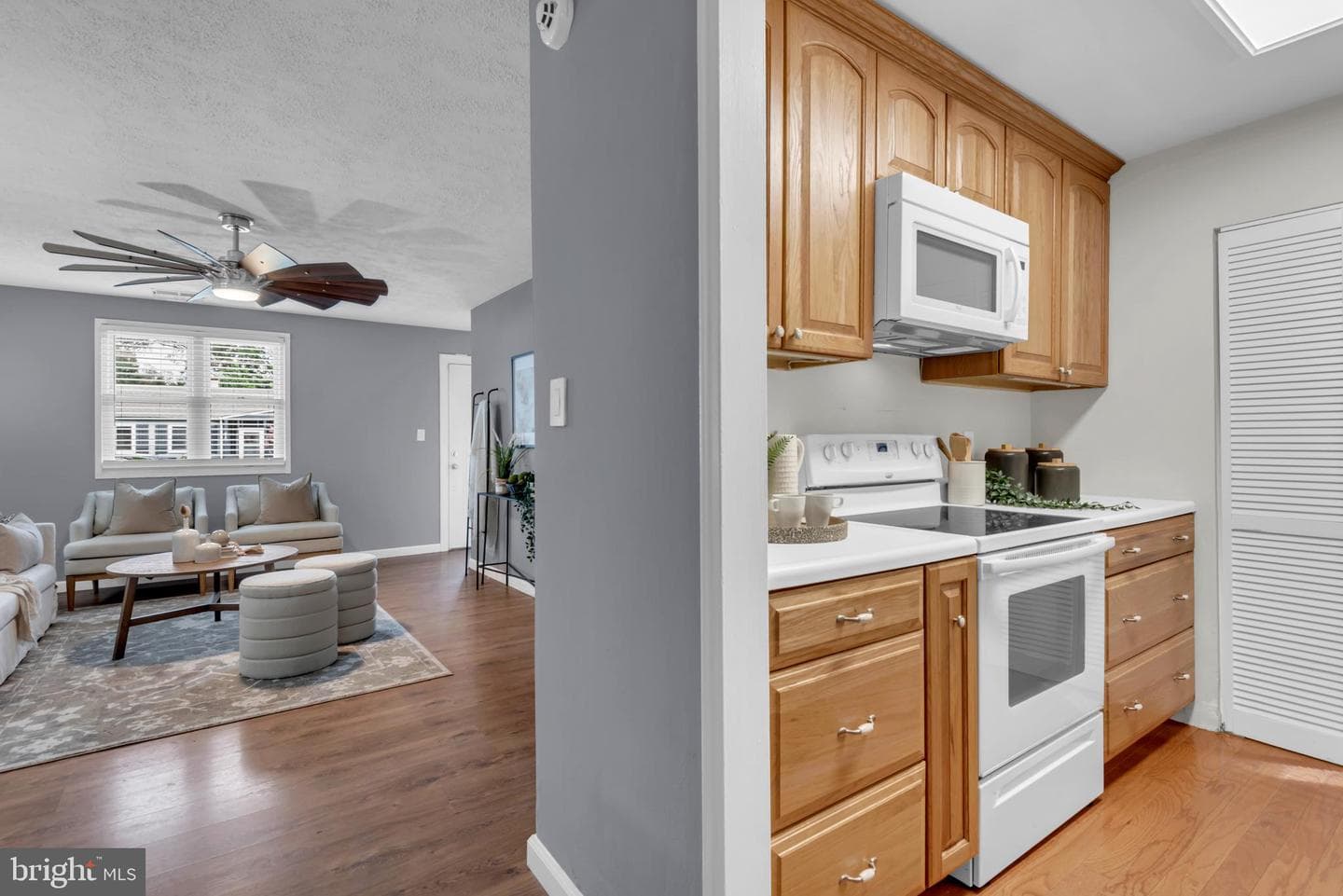 613 Binsted Road photo 26