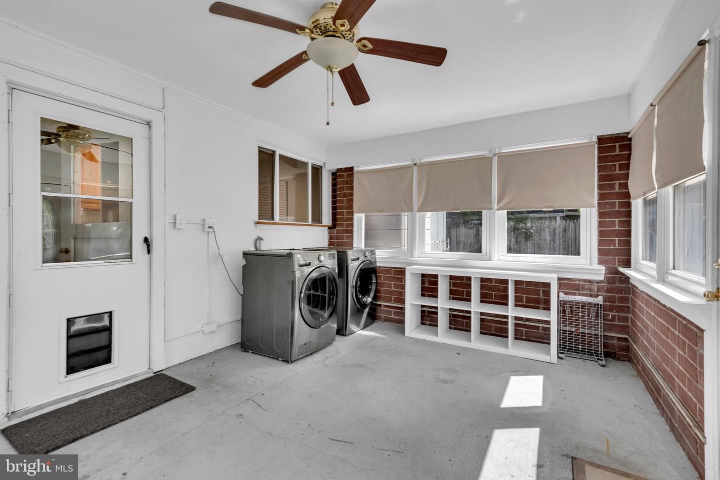 613 Binsted Road photo 29