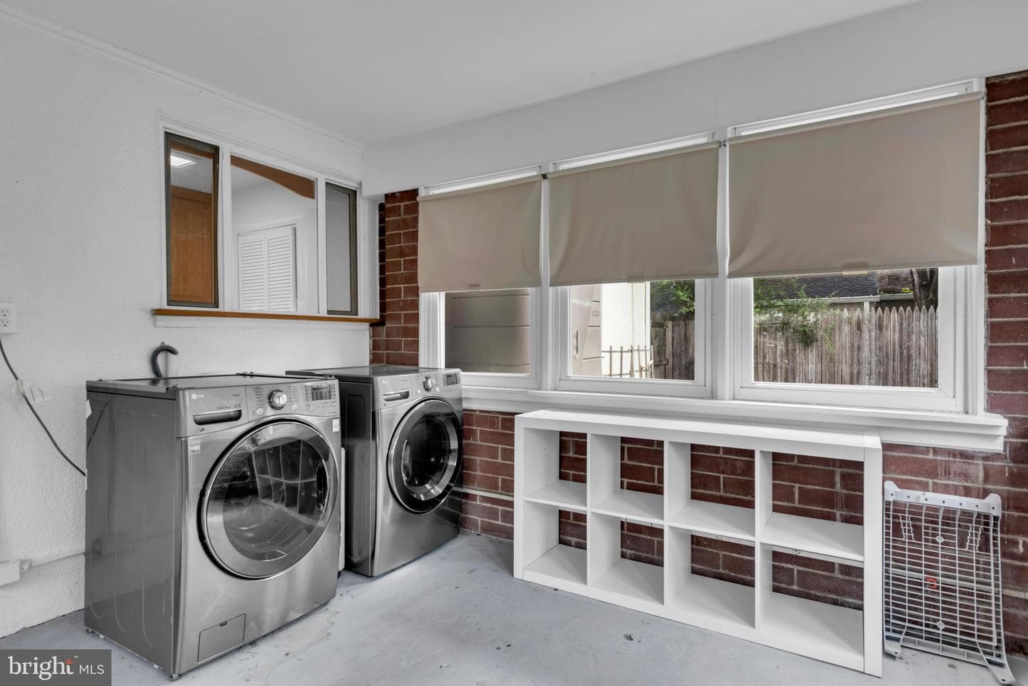 613 Binsted Road photo 31