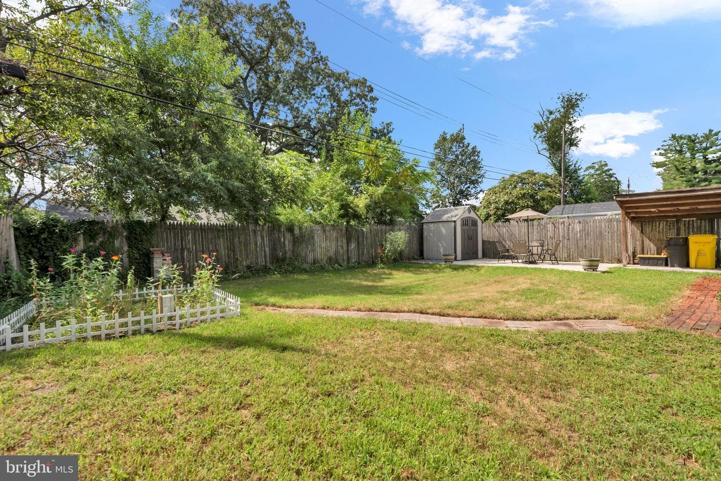 613 Binsted Road photo 35