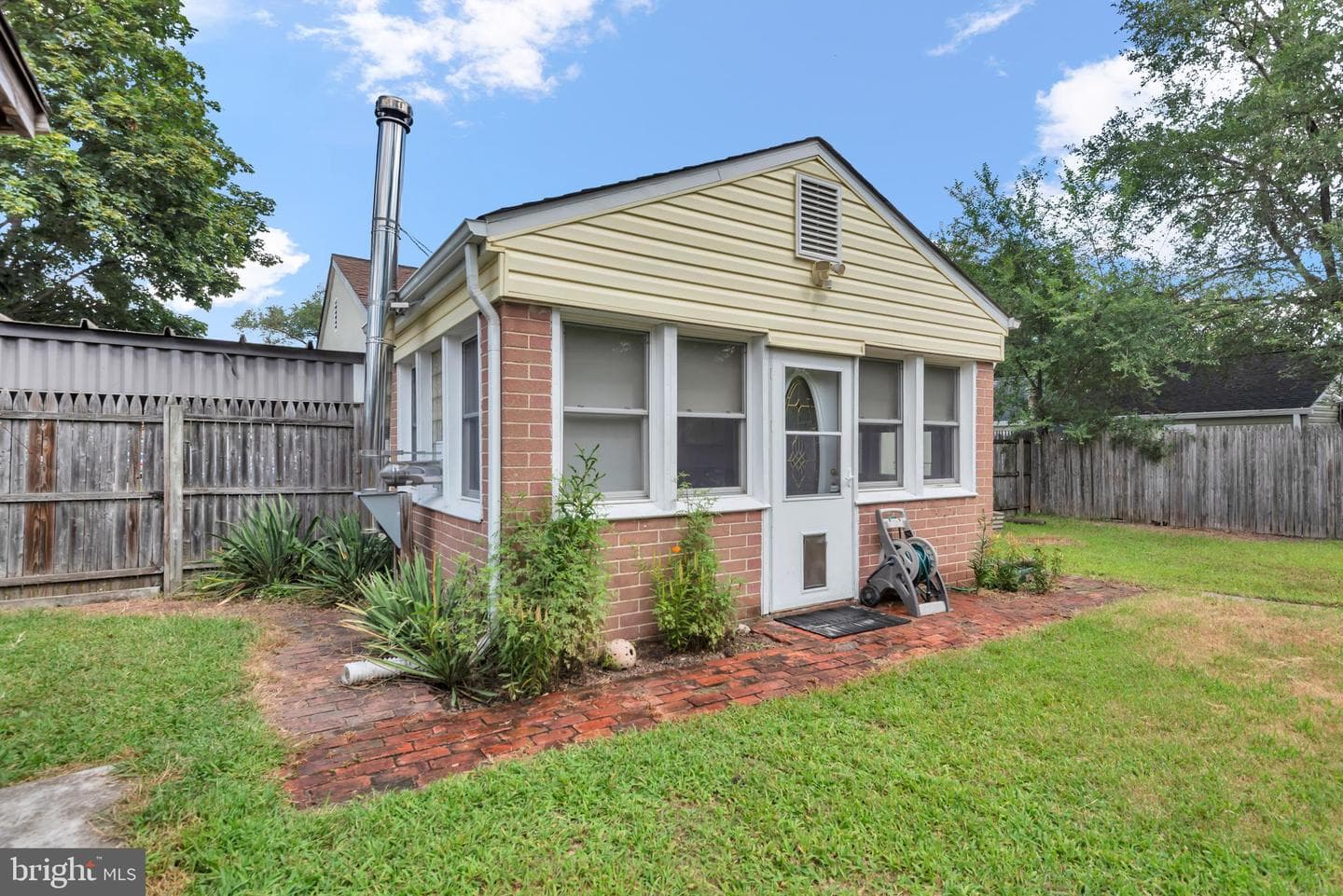 613 Binsted Road photo 38