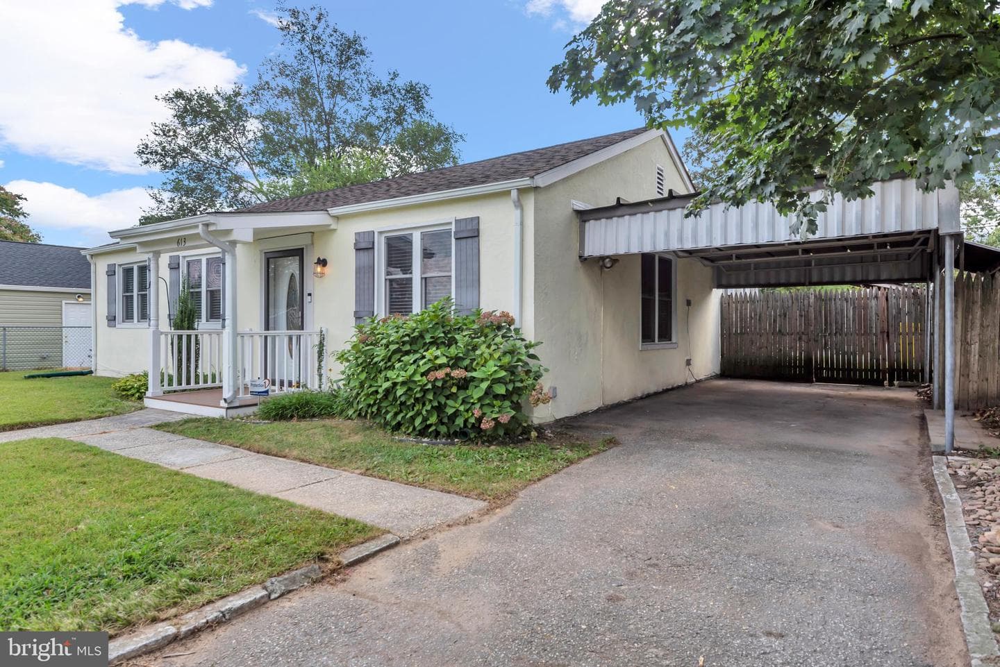 613 Binsted Road photo 39