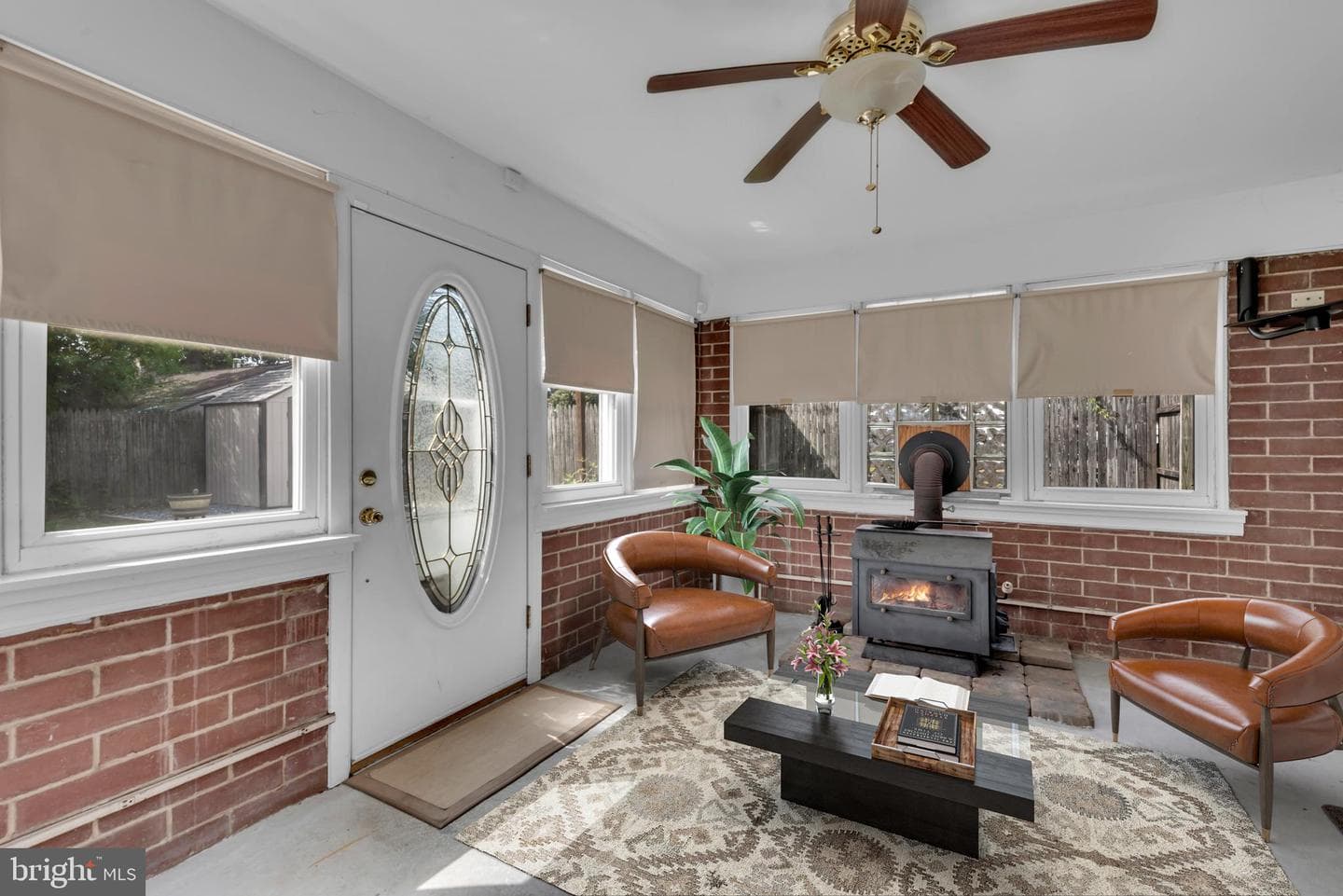 613 Binsted Road photo 41