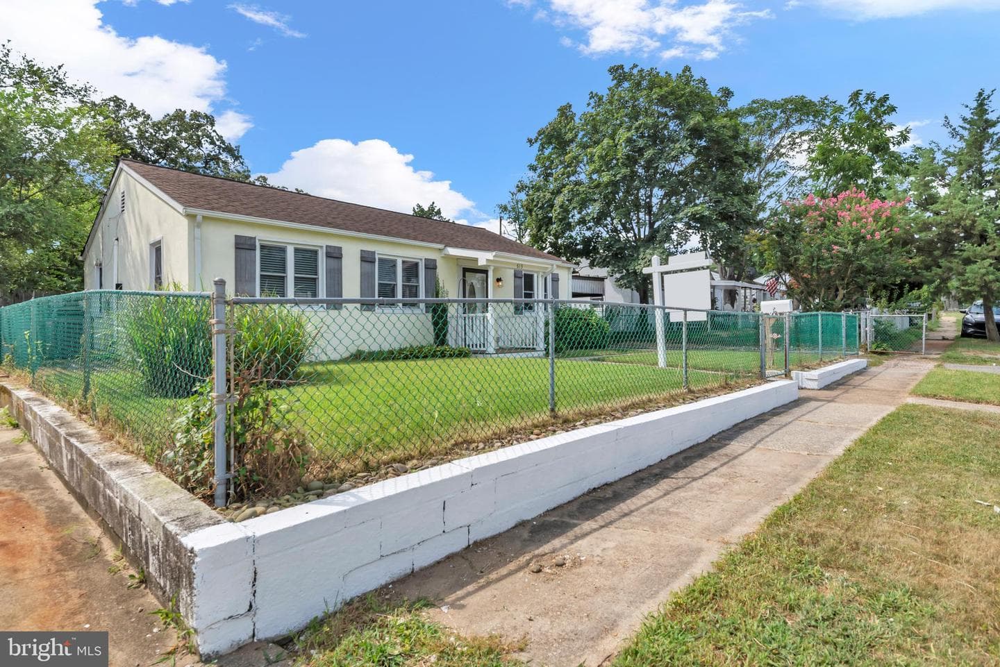 613 Binsted Road photo 5