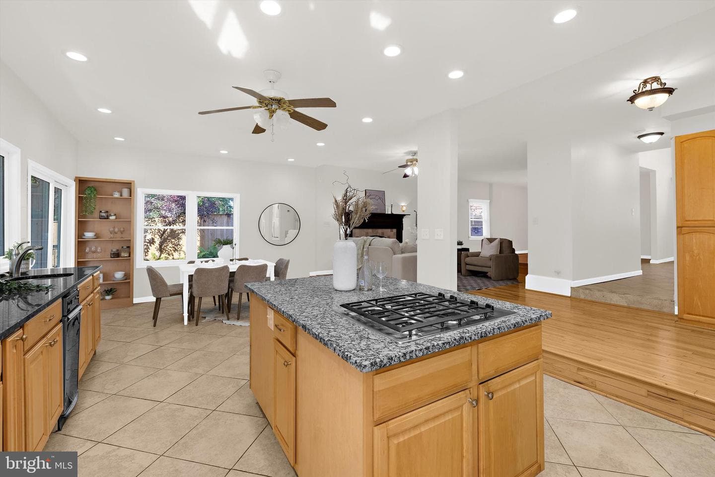619 Riverside Drive photo 17