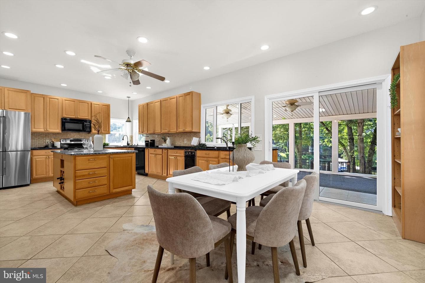 619 Riverside Drive photo 21