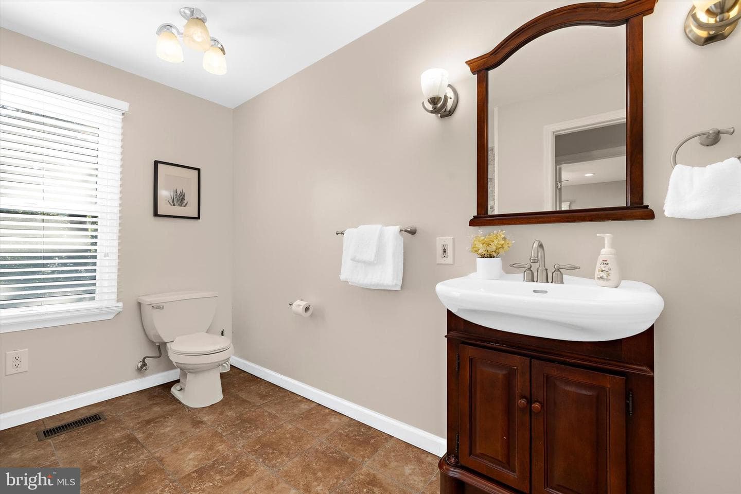 619 Riverside Drive photo 28