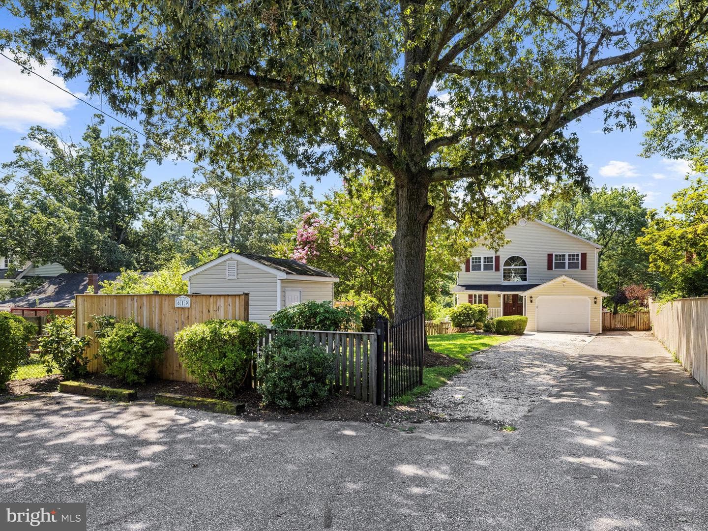 619 Riverside Drive photo 3