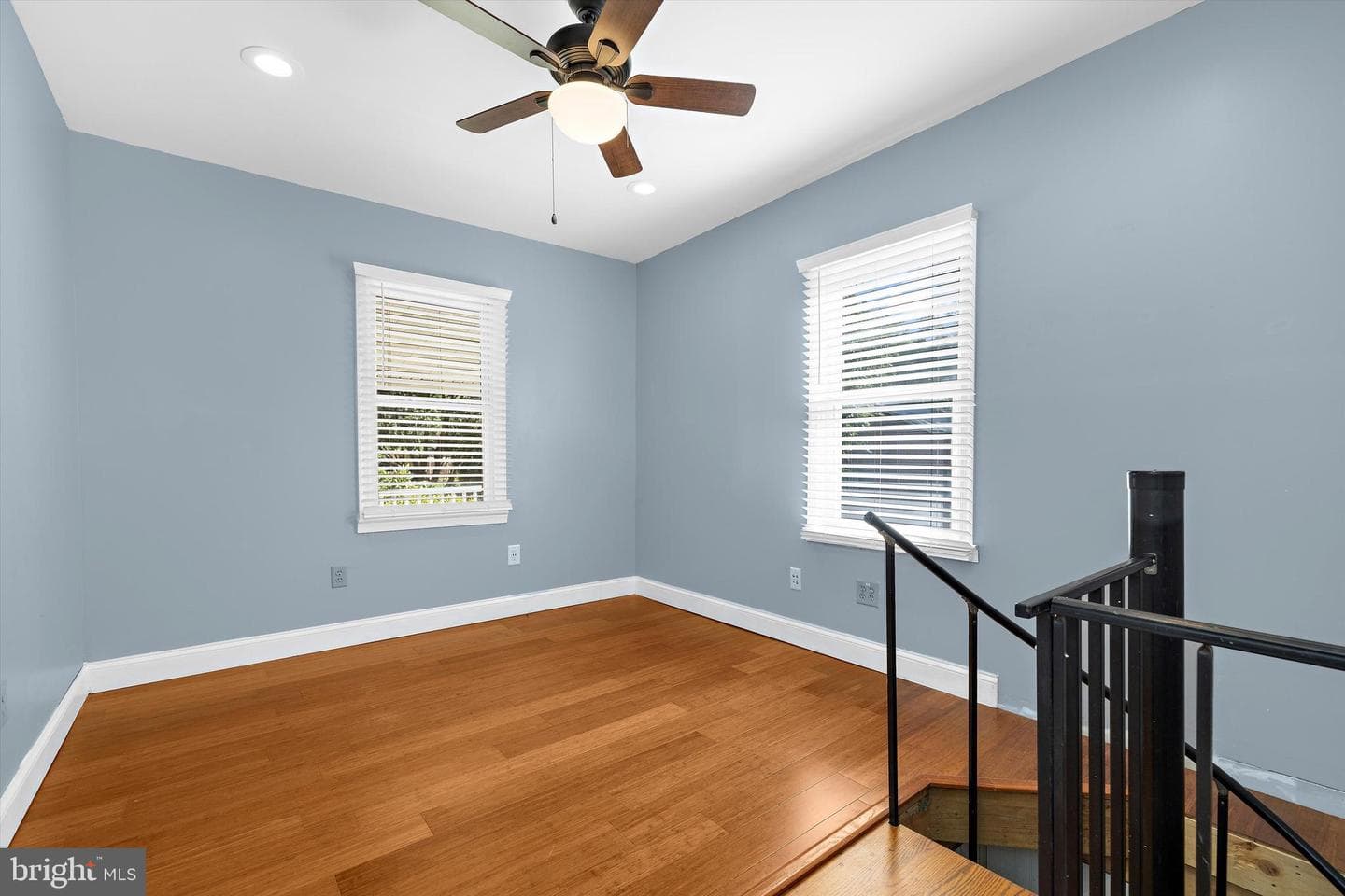 619 Riverside Drive photo 30