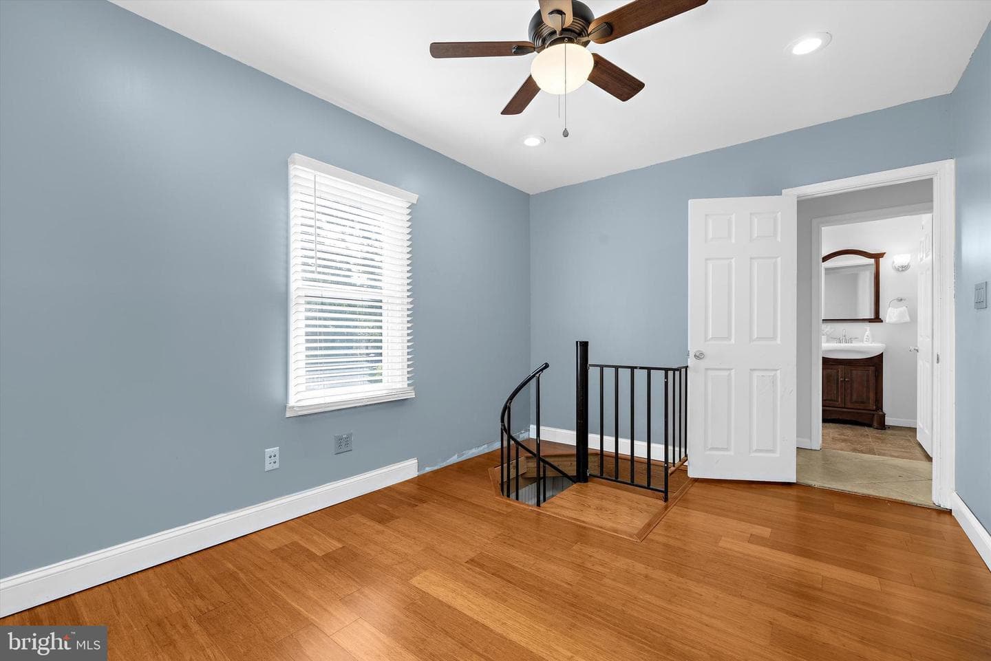 619 Riverside Drive photo 31