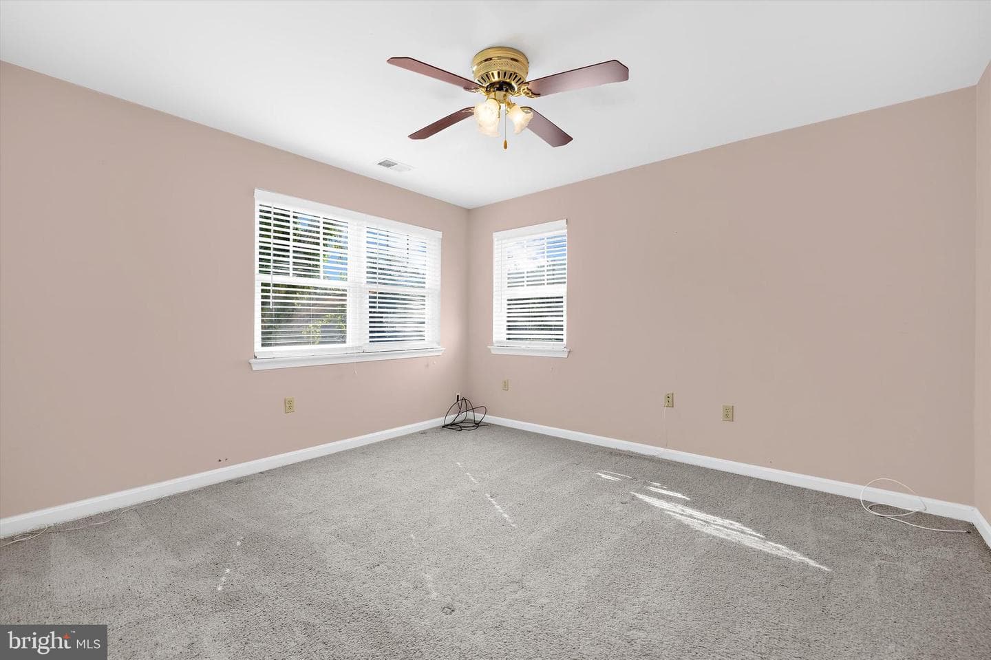 619 Riverside Drive photo 39