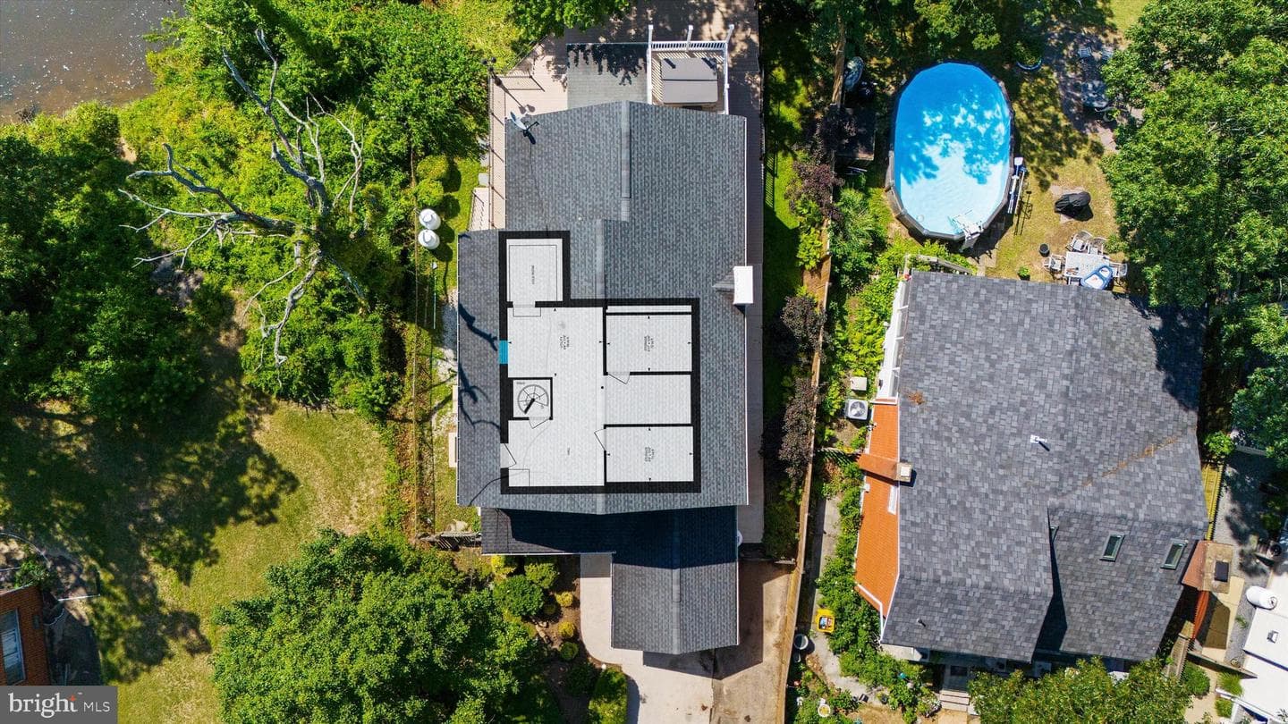 619 Riverside Drive photo 80