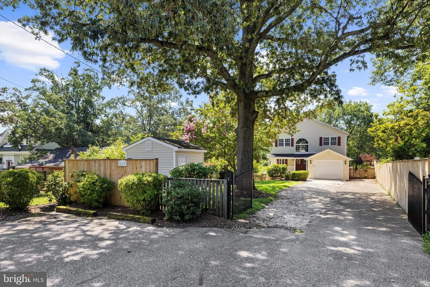 619 Riverside Drive photo 82