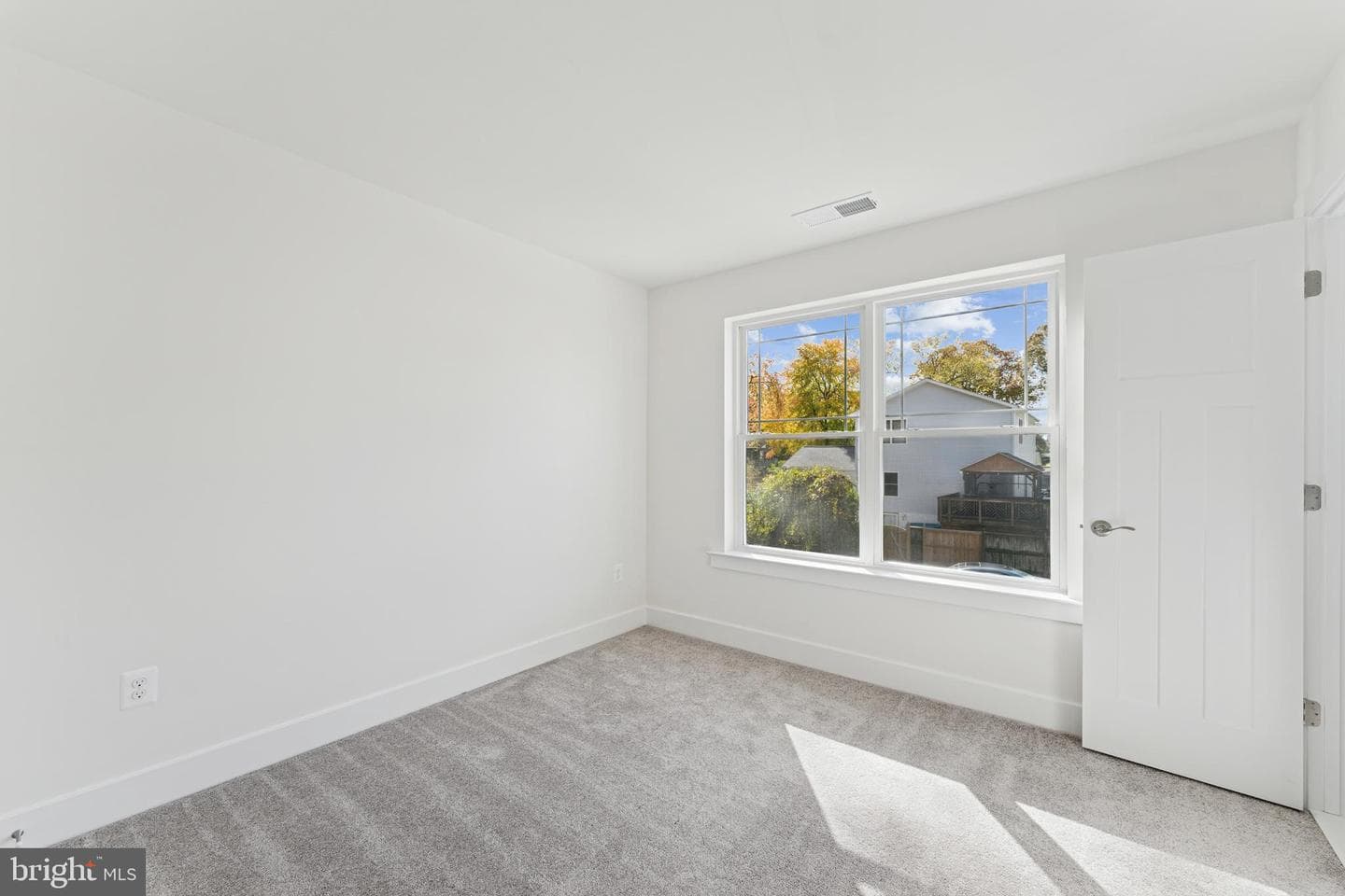 110 Overlea Drive E photo 12