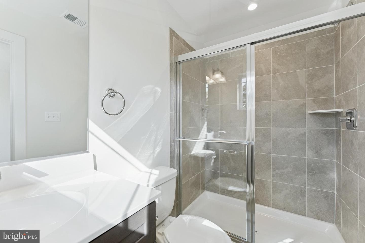 110 Overlea Drive E photo 15