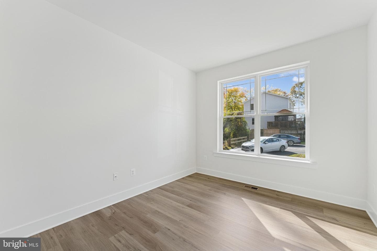 110 Overlea Drive E photo 17