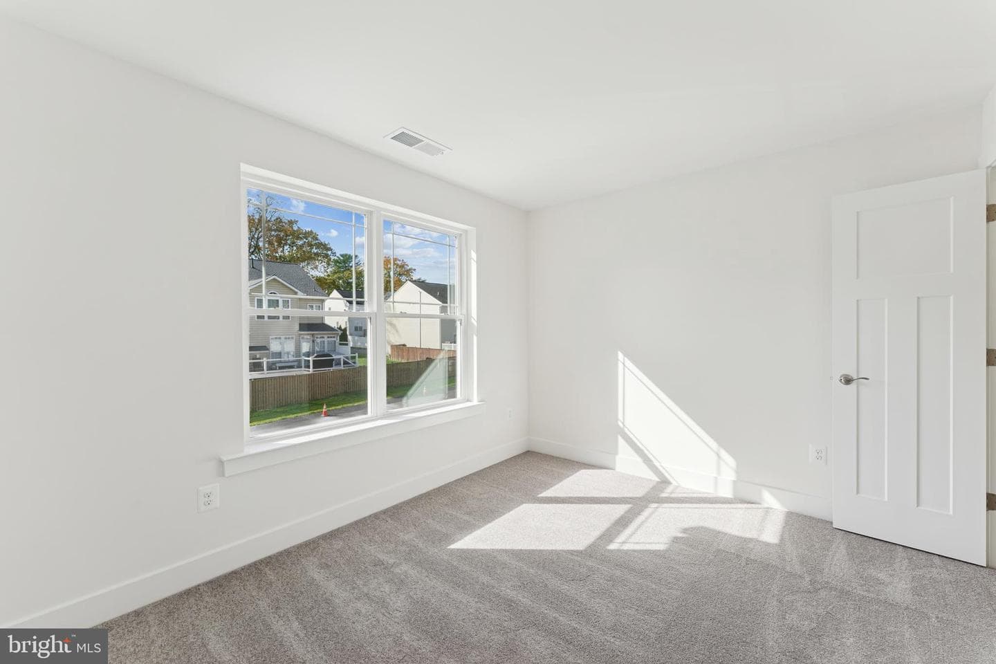 110 Overlea Drive E photo 19